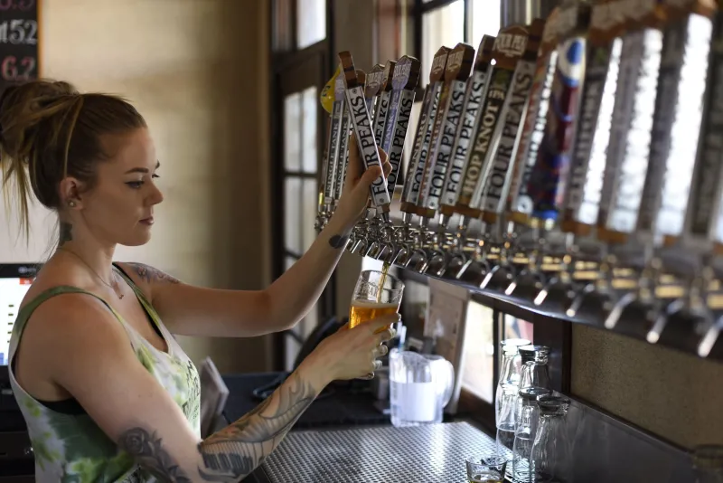 Reading the Room, One Pint at a Time: The Gut Instinct Behind a Great Tap Decision